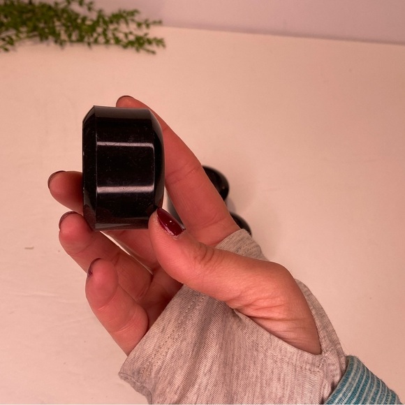 Set of Five AUDREY Black Plastic Napkin Rings Round With Beveled Edge - Picture 3 of 5